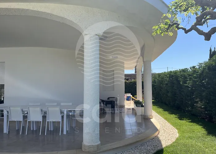 Lidia - Piscina Privata By Cala Salento בית נופש